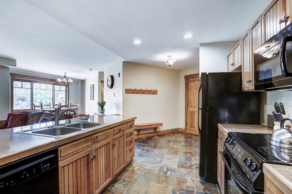 Kitchen - Mountain Thunder Lodge 1209 - Breckenridge Vacation Rental