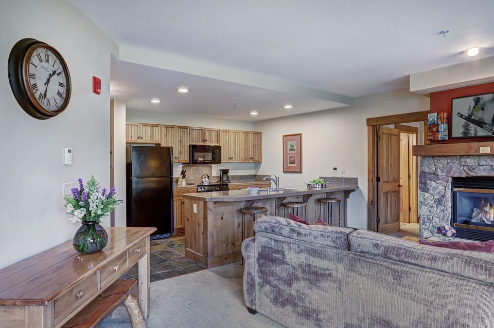 Living Room - Mountain Thunder Lodge 1209 - Breckenridge Vacation Rental