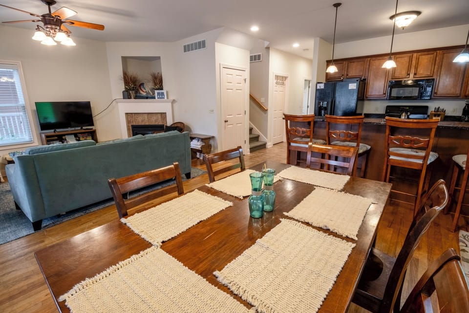 Main Level | Dining Room