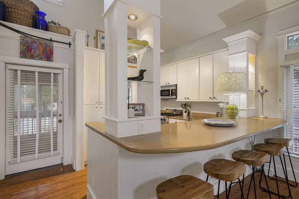 BREAKFAST  BAR WITH SEATING FOR FIVE