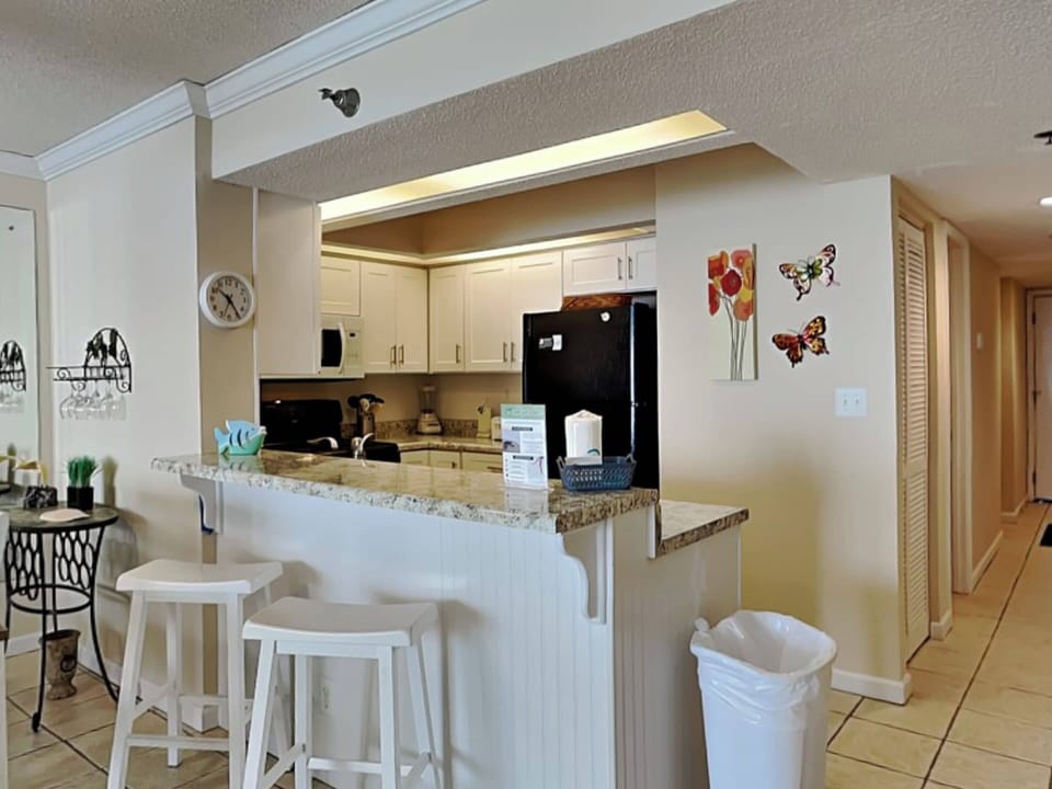Kitchen - Breakfast Bar Seats Two