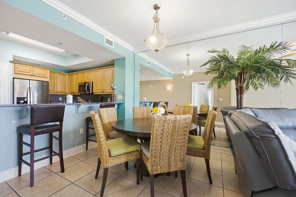 Summer Place #408 Dining Area