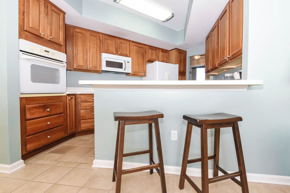 Silver Beach Towers West 1103 - Breakfast Bar