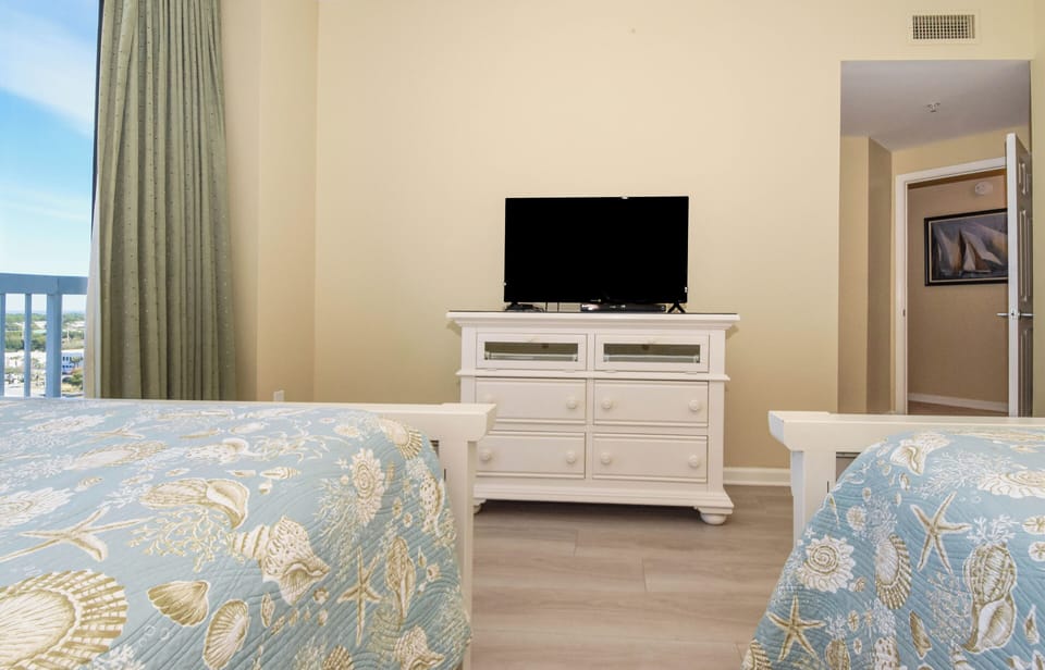 Silver Beach Towers West 1103 - Guest Bedroom 2 with TV