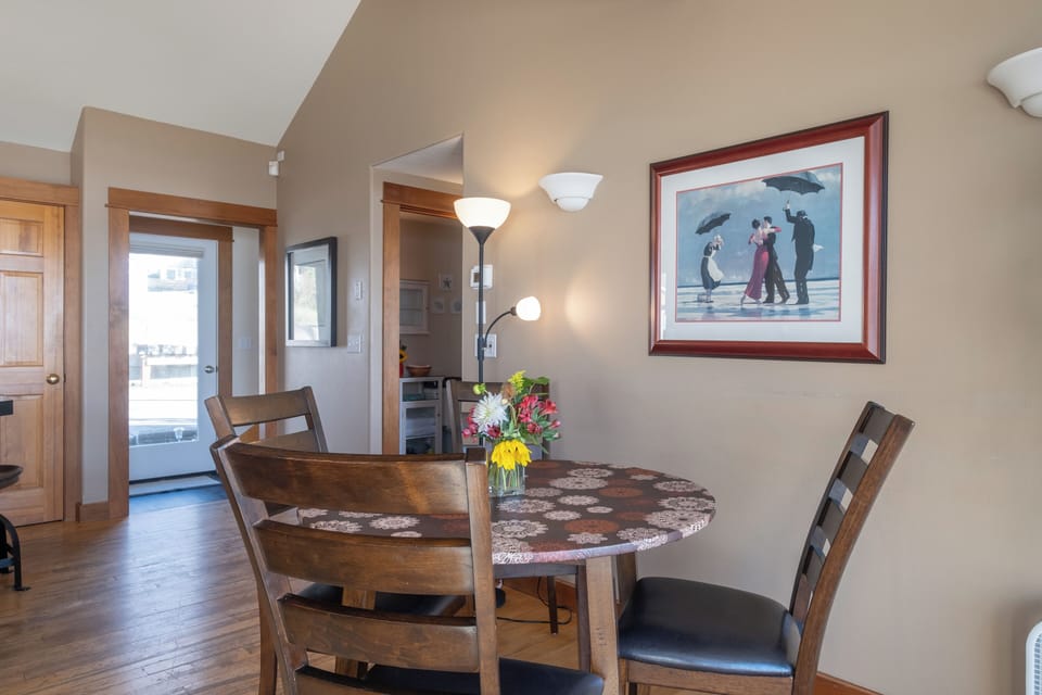 Dining area - Main level