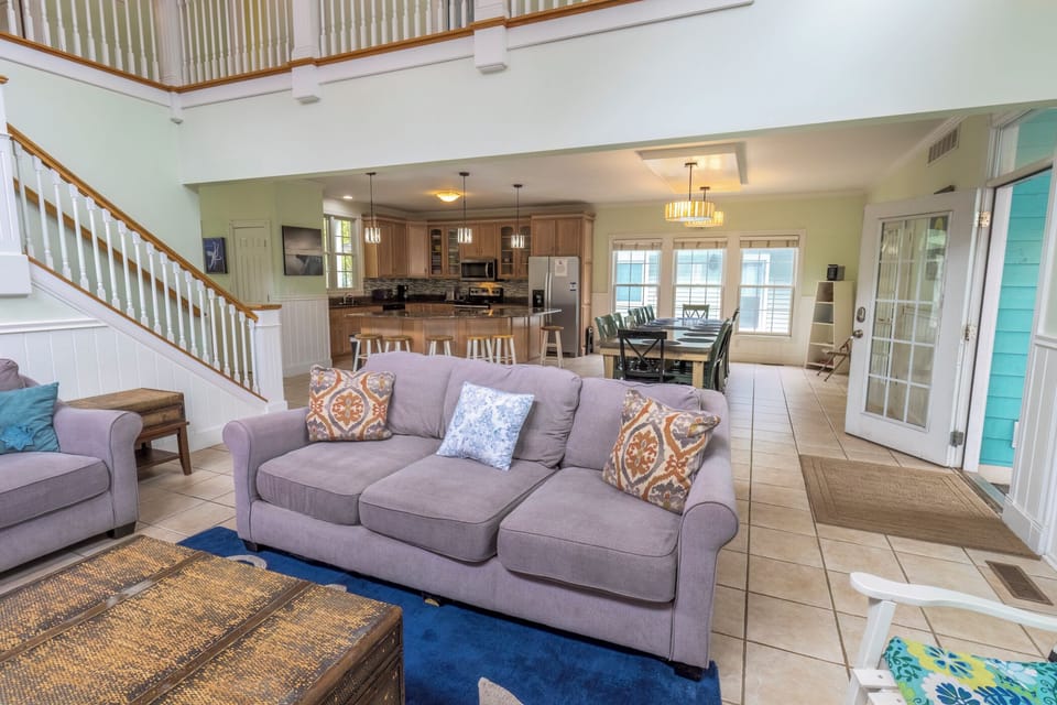 Main Level | Living Room