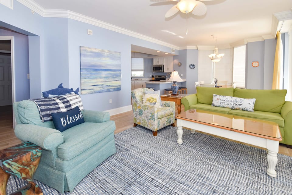 Silver Beach Towers West 401- Spacious Living Area
