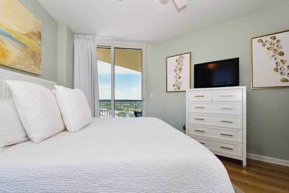 Silver Beach Towers West 1606 - Third Guest Bedroom with Balcony Access
