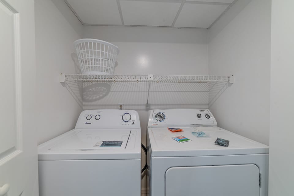 Full size washer/dryer for your laundry needs