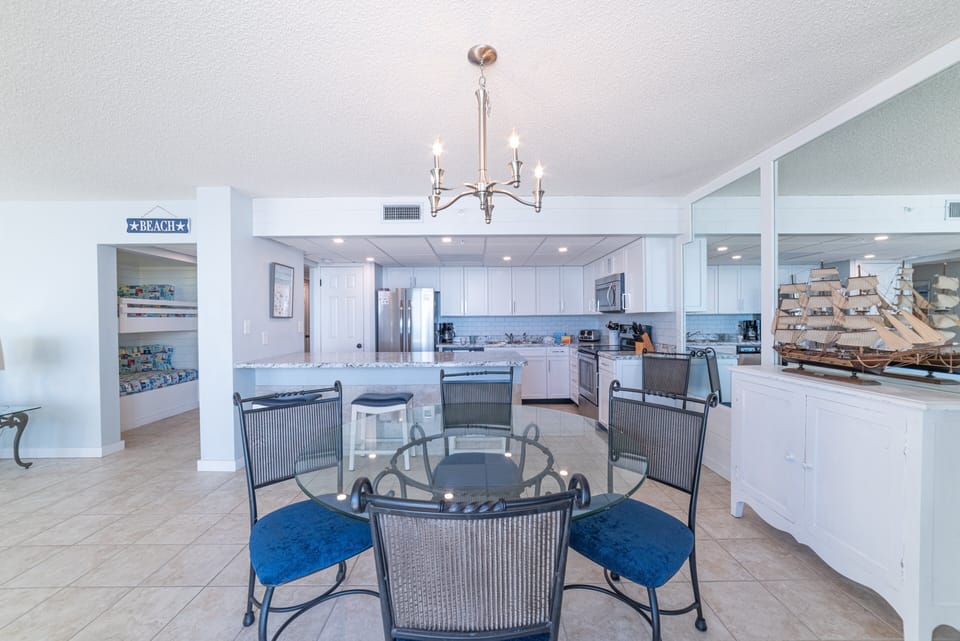 Seating for 4 at the dining room table