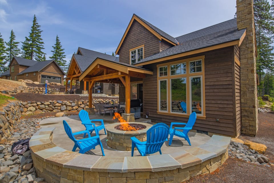 Miner's Gold in Suncadia - Gas Fire Pit just off the great room!