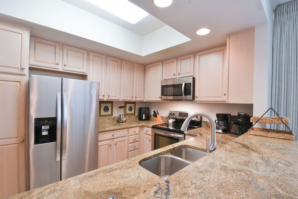 Silver Beach Towers East 102 - Kitchen