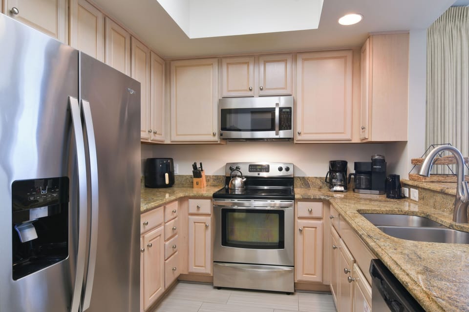 Silver Beach Towers East 102 - Fully Equipped Kitchen