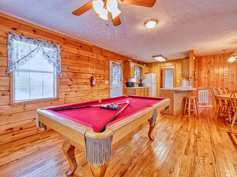 Full Size Pool Table