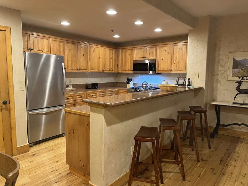 Kitchen bar