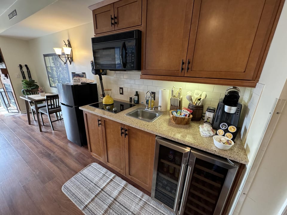 Galley kitchen with all you need to cook a family meal