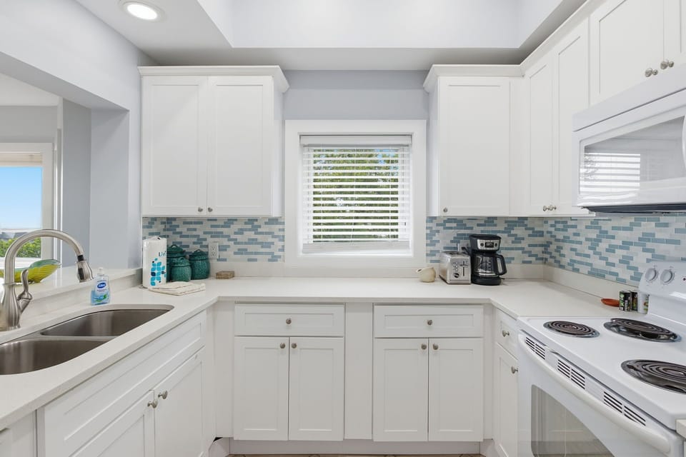 539 Shorewood - Kitchen