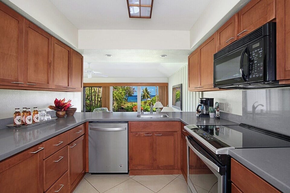 Fully Equipped Kitchen - Manualoha 102