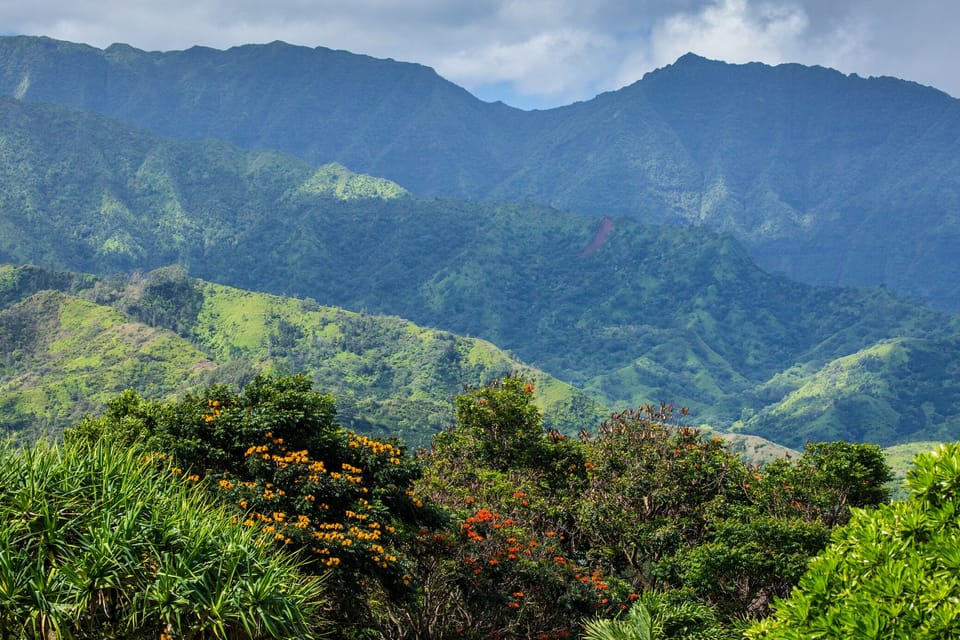 North Shore landscape ... Credit: HTA / Tor Johnson