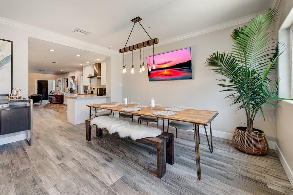 Dining Room off kitchen