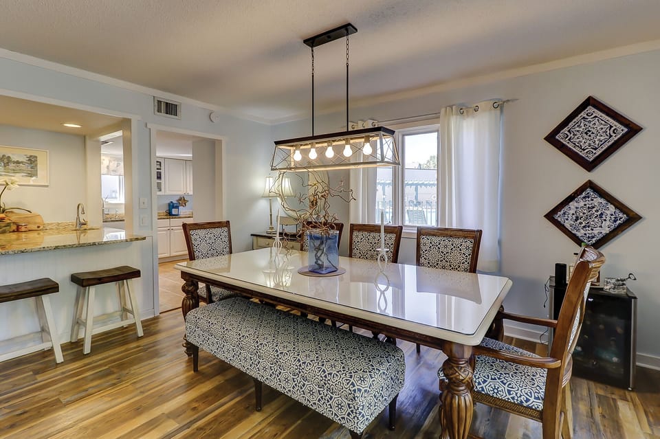 Dining/Kitchen