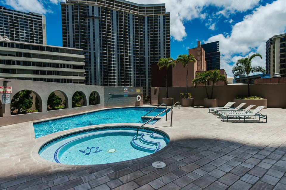 Pool Side Paradise