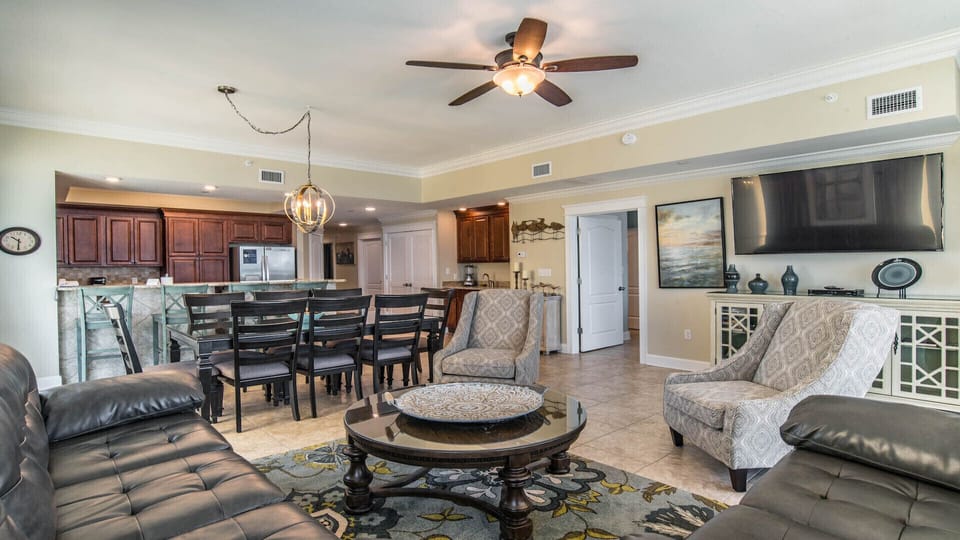 Phoenix Gulf Shores 601 Living room