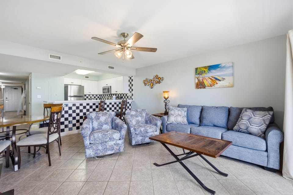 Pelican Isle #106 Living Room
