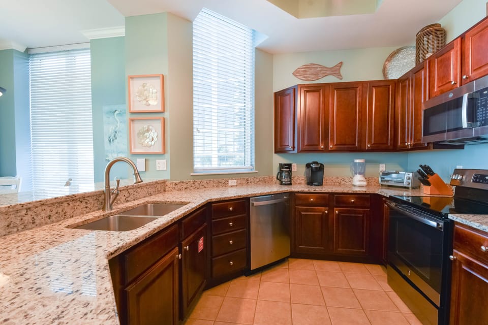 Silver Beach Towers West 206 - Fully Equipped Kitchen