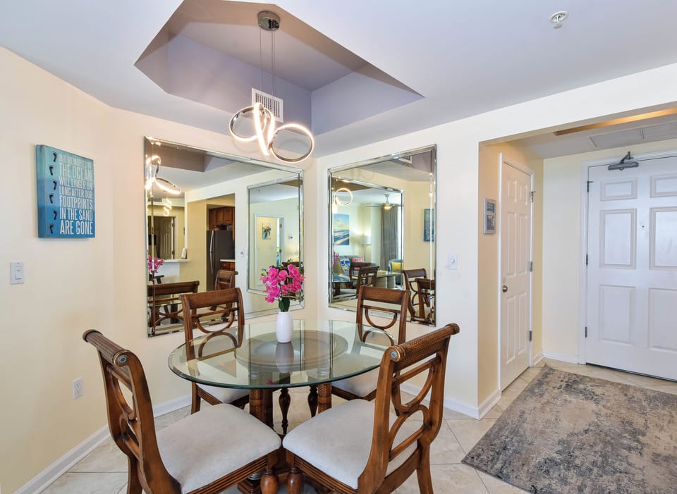 Silver Beach Tower West 502- Dining Area