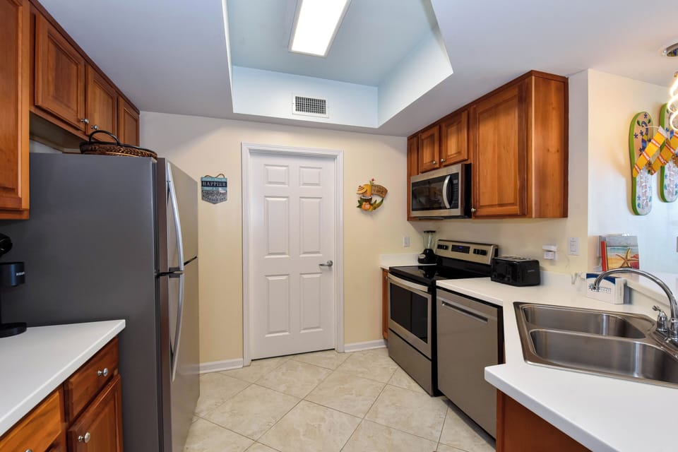 Silver Beach Tower West 502- Fully Equipped Kitchen
