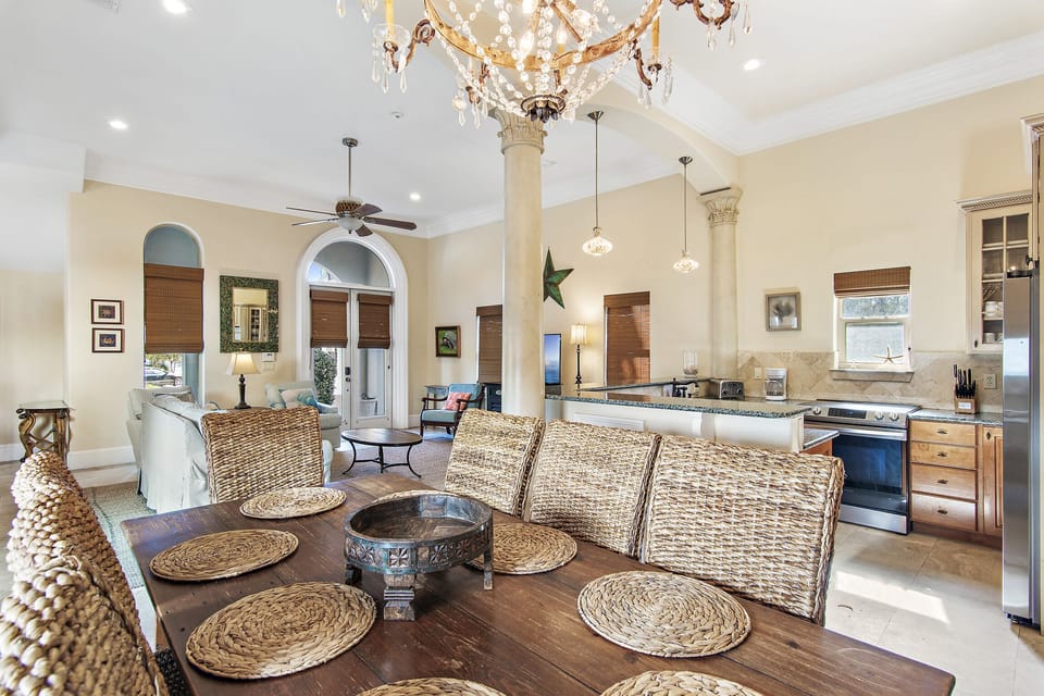 Gulf Jewel - Blue Mountain - First Floor - Dining Area
