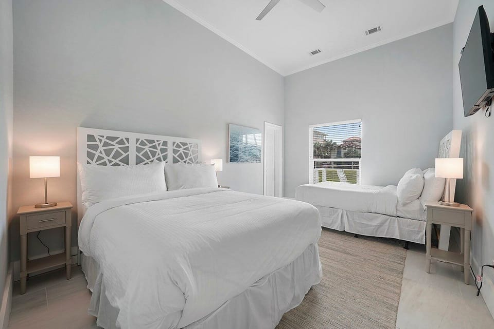 Coral Shores - Crystal Beach - Bedroom