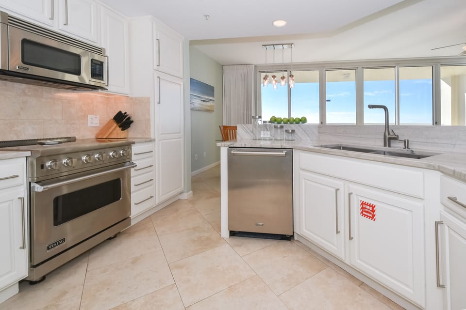 Silver Beach Towers East 1404- Kitchen