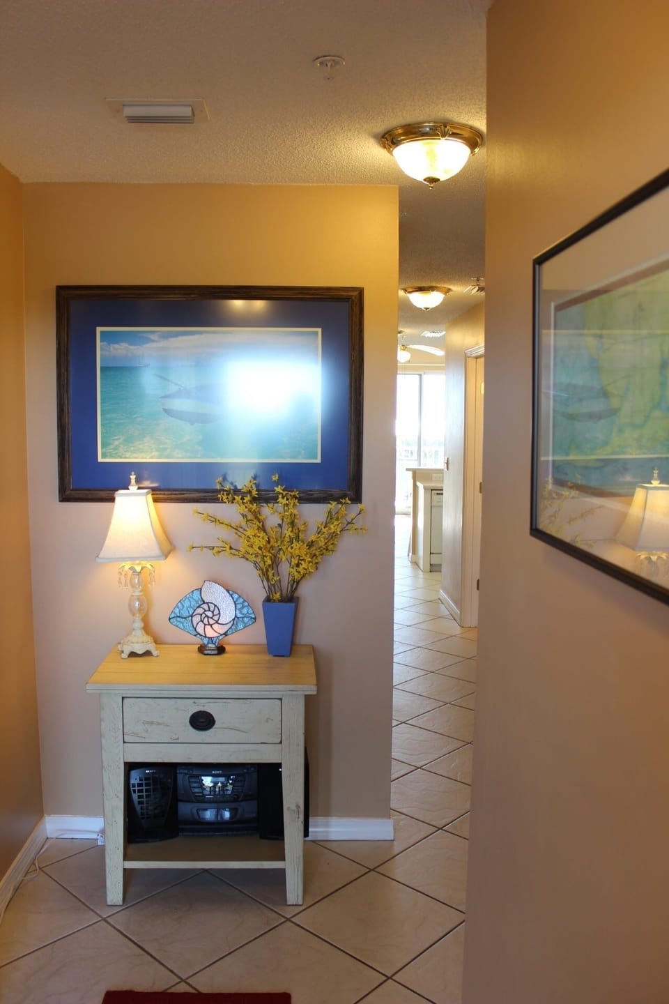 Dunes 303 - The entryway.