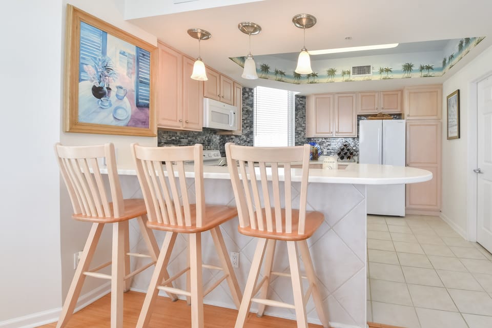 Silver Beach Towers East 1206 - Breakfast Bar