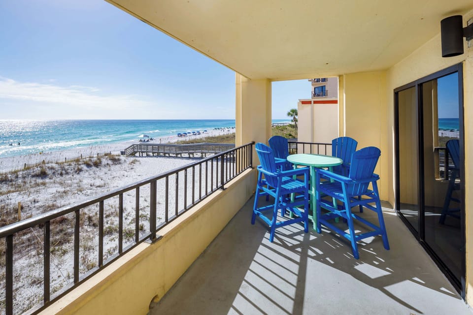 Private balcony with gulf front views