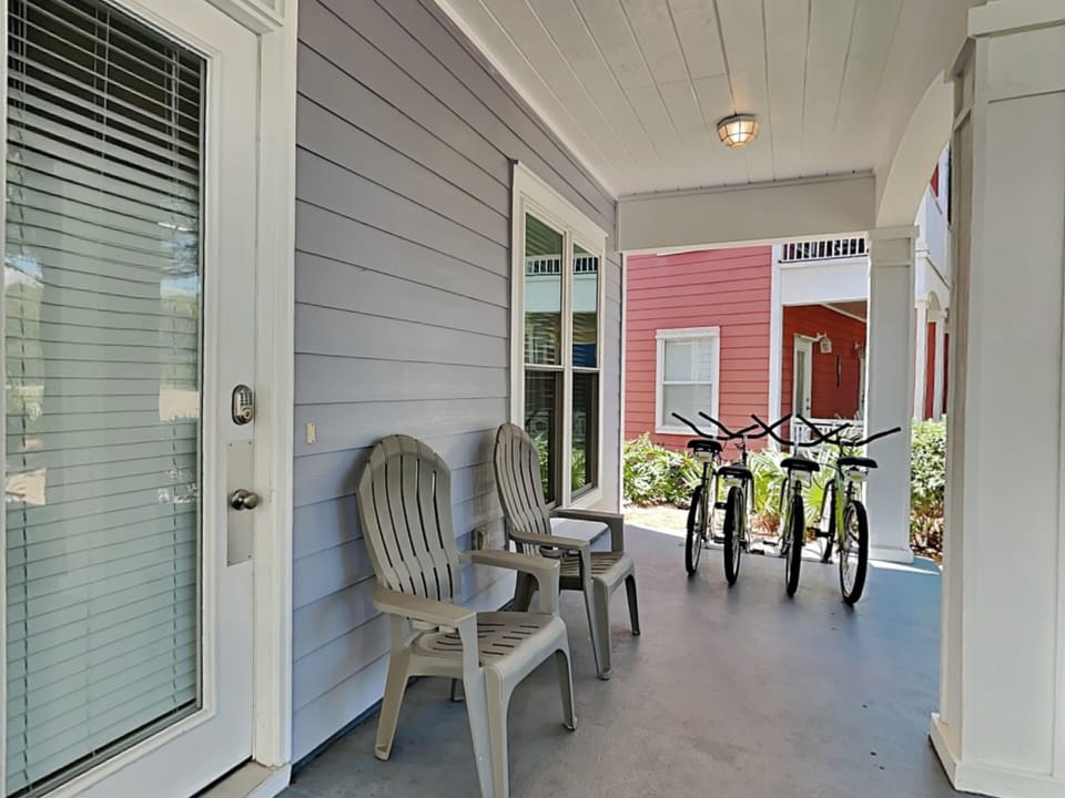 Southern Style Front Porch - 4 Adult Bicycles Included