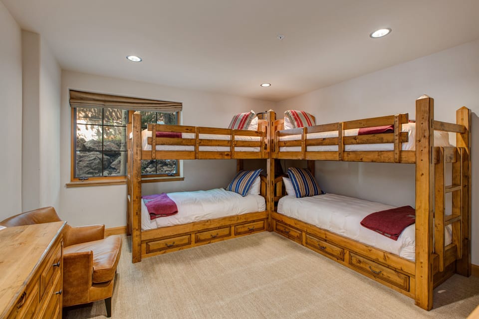 Bedroom 6 Bunk Room with 2 Twin over Twin Bunks