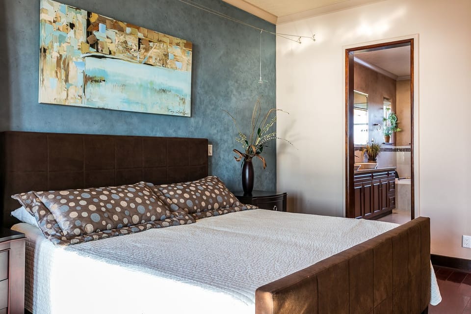 Second Bedroom - King Bed, Deck Access, En Suite - First Floor