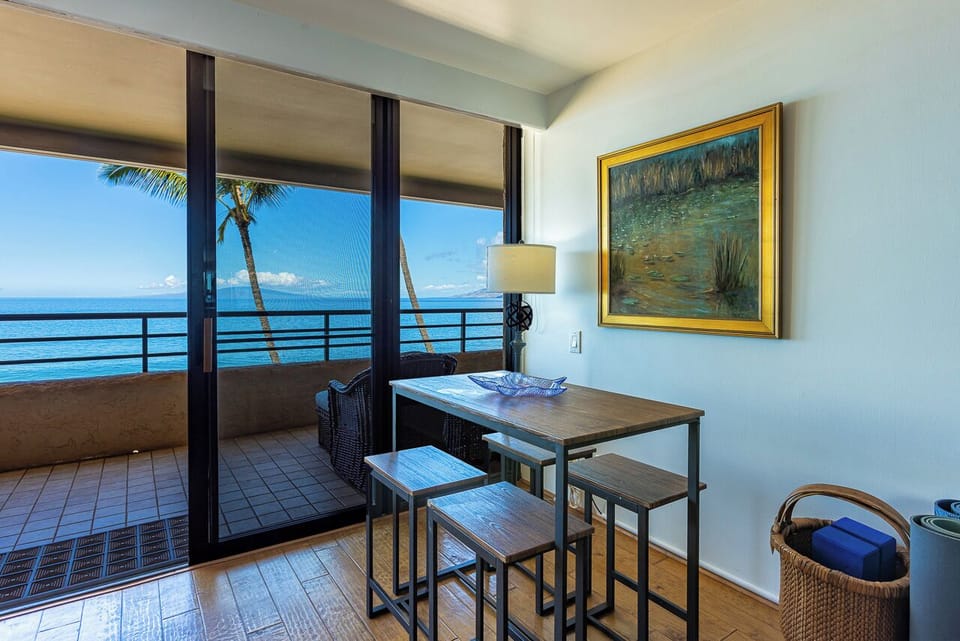 Seating for 4 at the Dining Table with a View