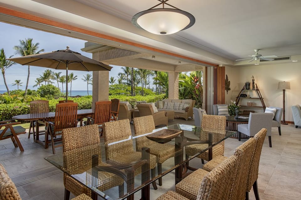 Indoor Dining and Outdoor Dining options 