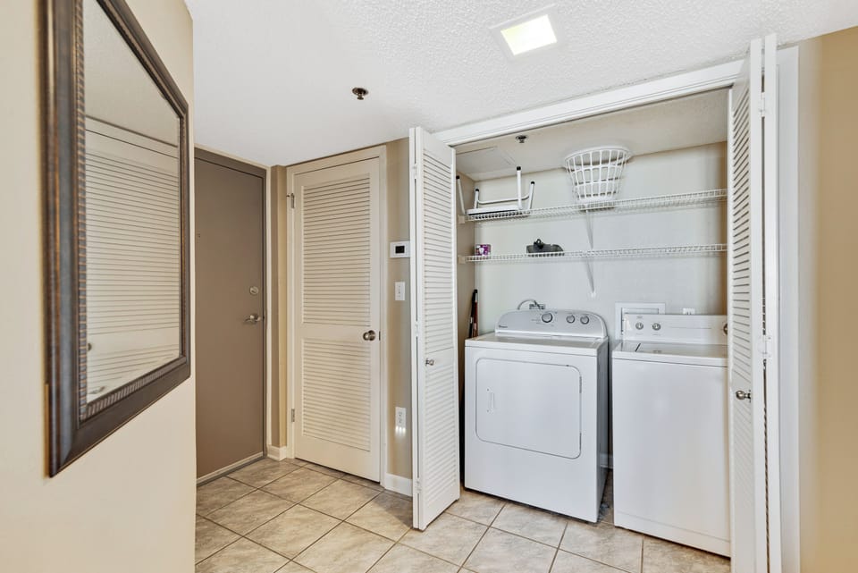 Laundry Closet with Washer and Dryer