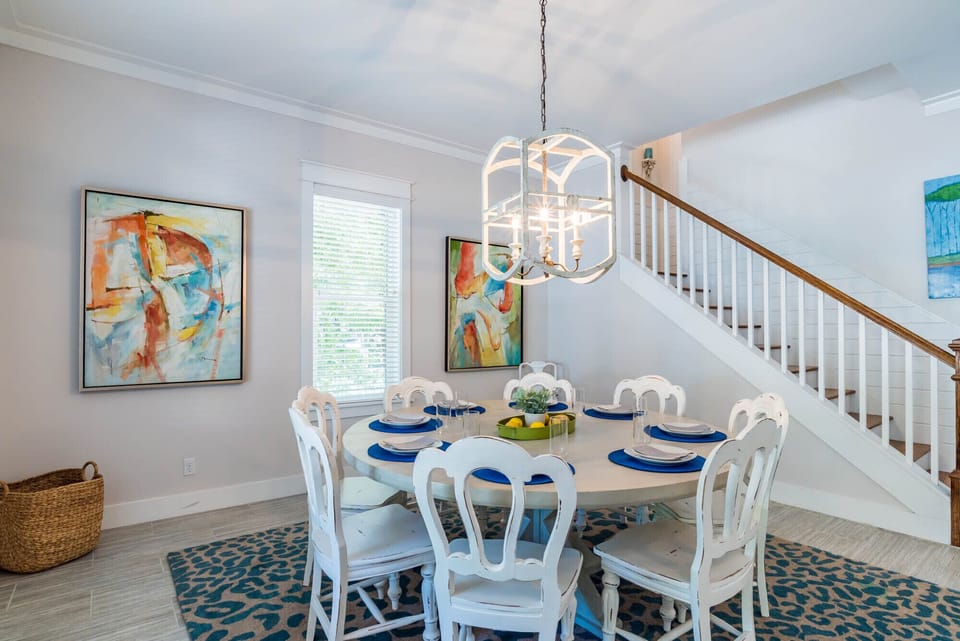 First Floor: Dining Area