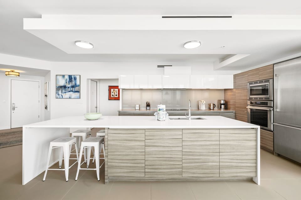 1900 Ninety Eight 801 - Kitchen Area
