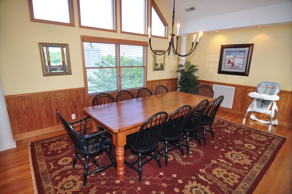Dining Area - Top Level