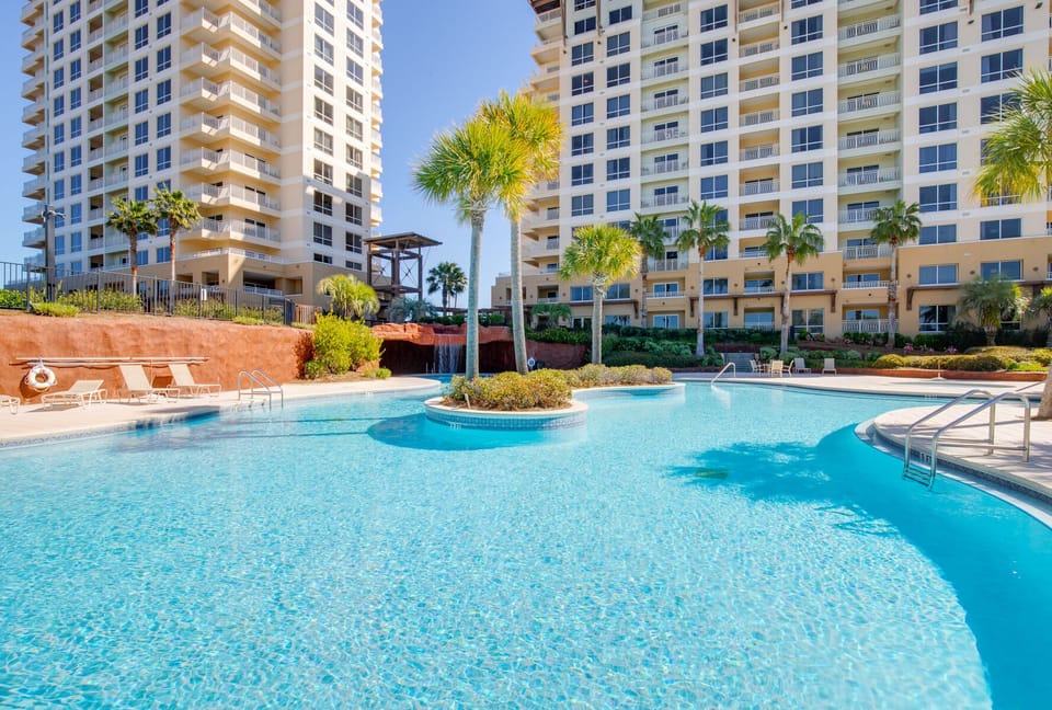 Luau Community Pool