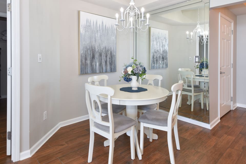 Silver Beach Towers East 602- Dining Area