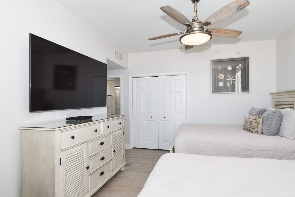 Silver Beach Towers East 1506- Guest Bedroom