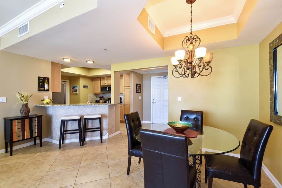 Silver Beach Towers East 305- Dining Area and Breakfast Bar